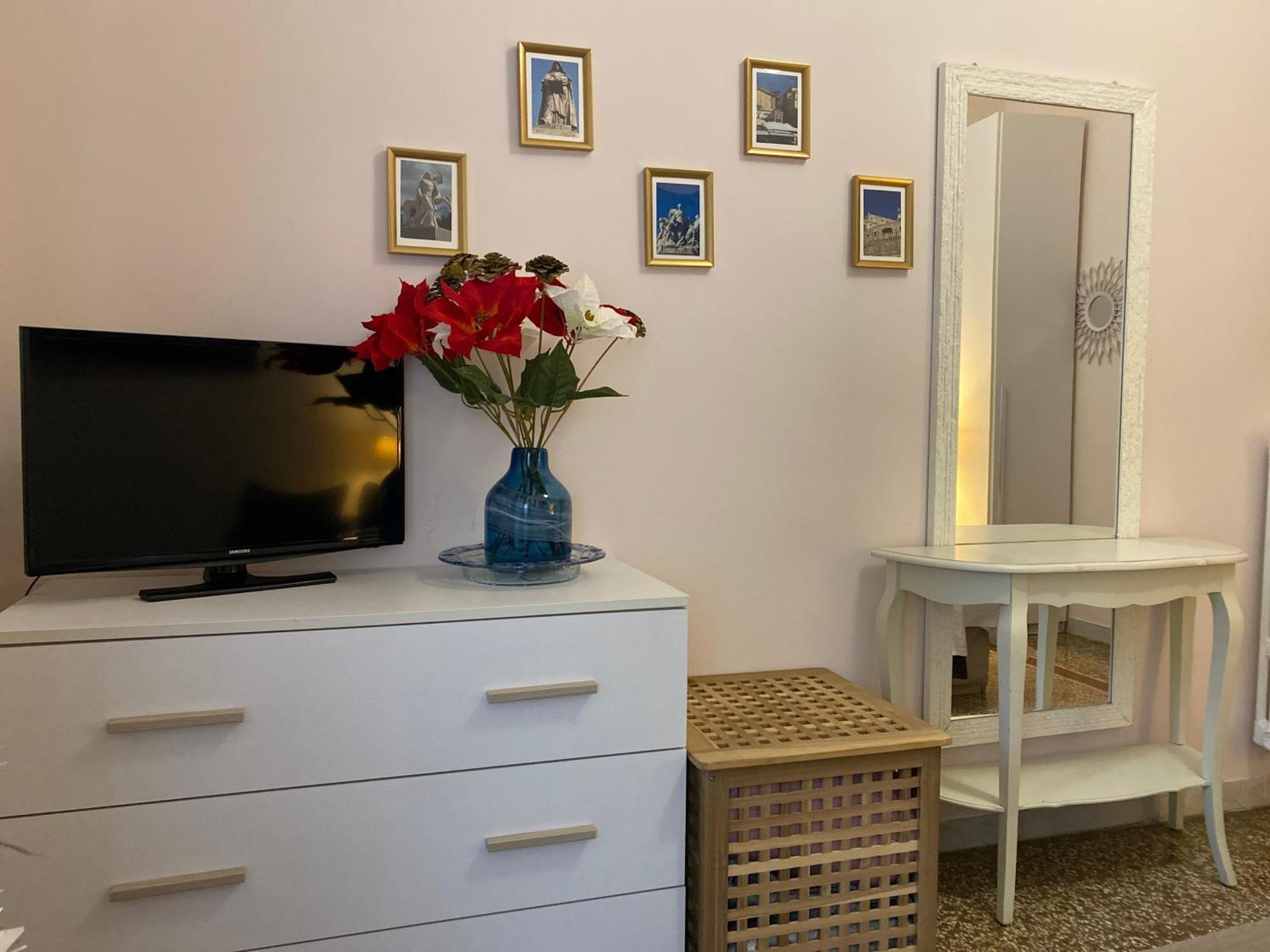 Emi House Re Di Roma , Intero Appartamento - 80 Mq Екстериор снимка